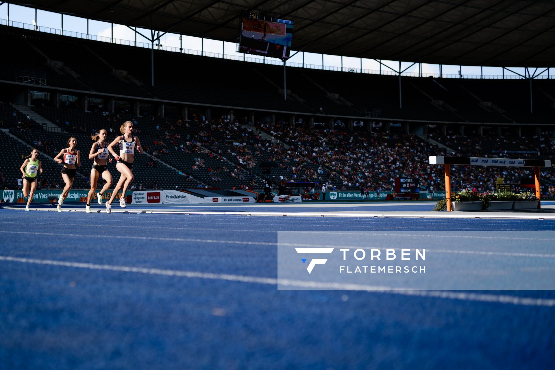 Alina Reh (SCC Berlin), Hanna Klein (LAV Stadtwerke Tuebingen), Sara Benfares (LC Rehlingen) und Svenja Pingpank (Hannover Athletics) waehrend der deutschen Leichtathletik-Meisterschaften im Olympiastadion am 26.06.2022 in Berlin